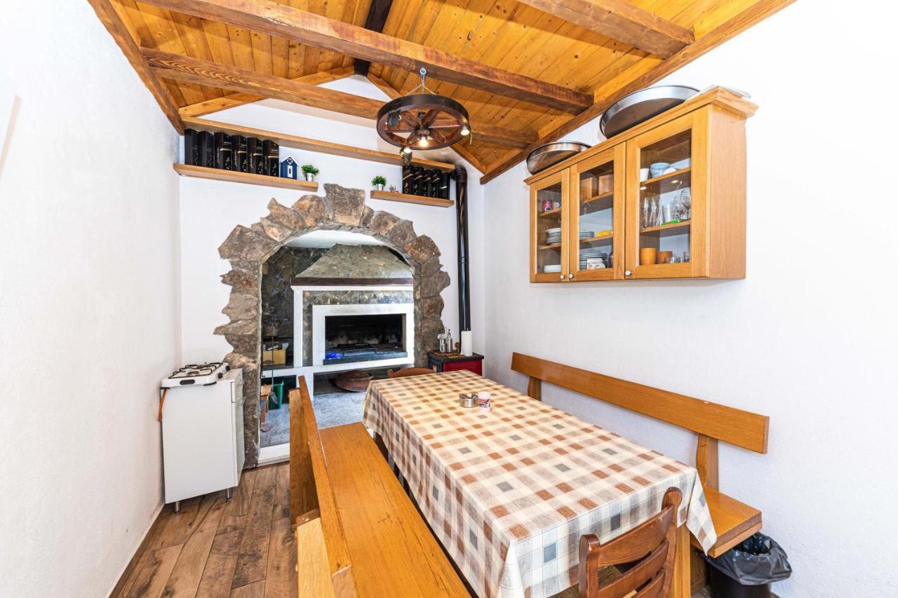 Home Away From Home With Outdoor Pool, Botanical Garden And A Beautiful Sea View Kastela Exterior photo