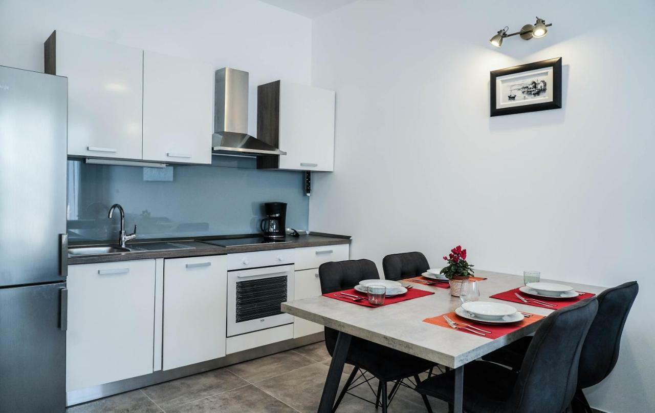 Home Away From Home With Outdoor Pool, Botanical Garden And A Beautiful Sea View Kastela Exterior photo